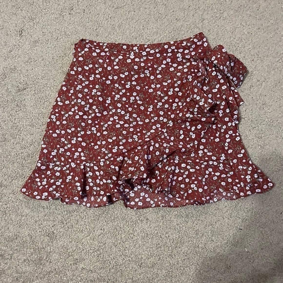 Red ditsy floral mini skirt size XS - Picture 1 of 9